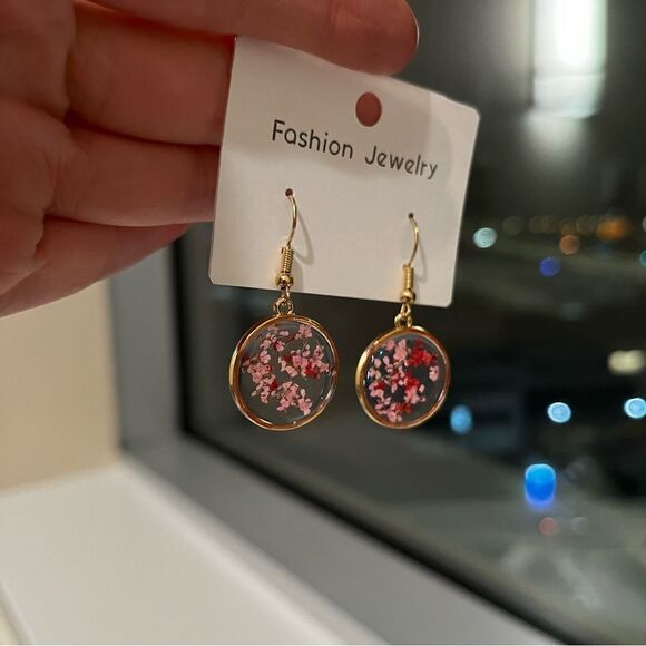 Fairy Red & Pink & White & Purple Real Dry Flower Floral Circle Shaped Earrings - Picture 8 of 10